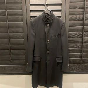 Men’s Zara jacket in black.